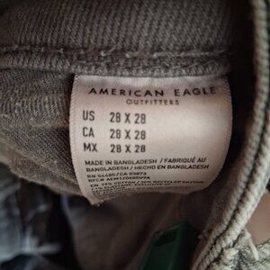 Mens American Eagle relaxed straight jeans 28W 28L excellent condition.